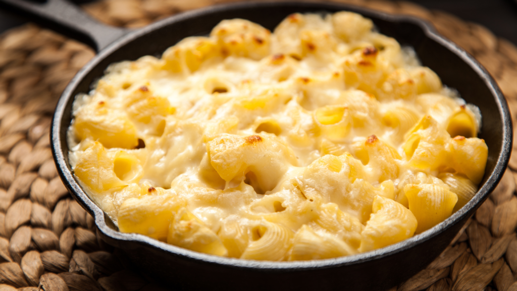 Partez en voyage culinaire à travers les États-Unis avec nos recettes de plats américains, une aventure de saveurs incontournables à chaque bouchée